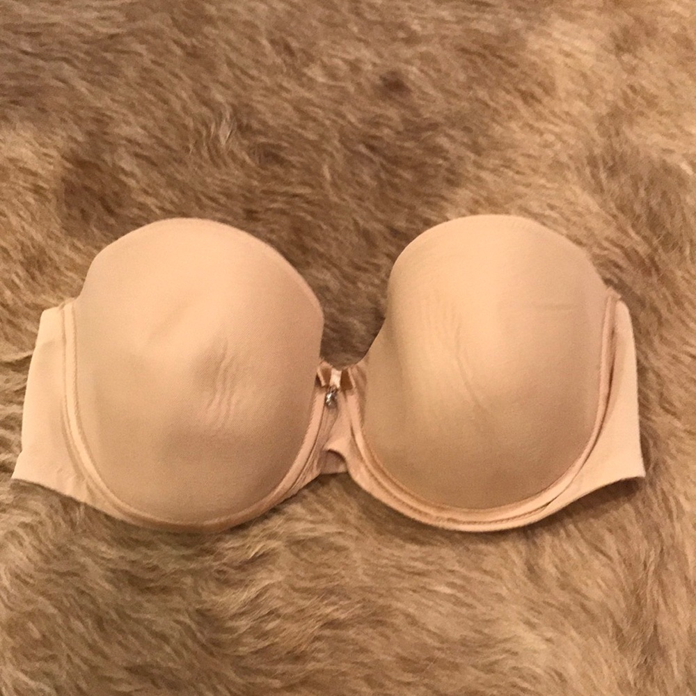 Nude Chantelle NWT strapless bra 32 DD